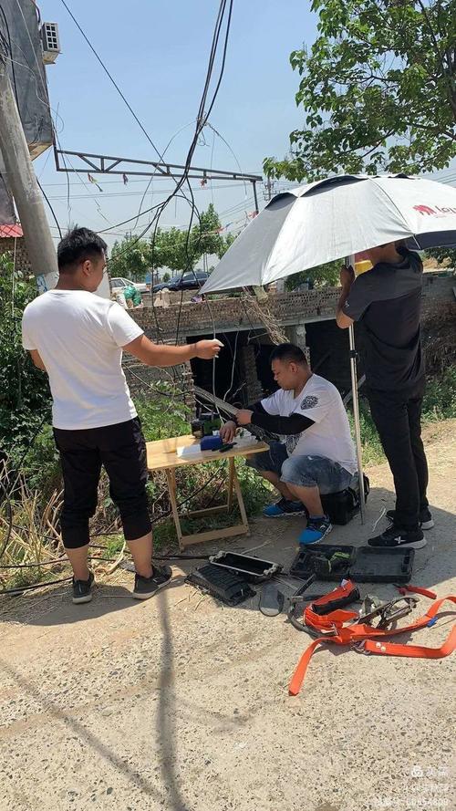鄢陵县委宣传部副部长,融媒中心主任钦国友视察发展中的广电网络